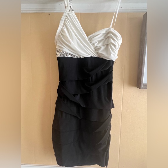 Homecoming dress - Picture 2 of 4